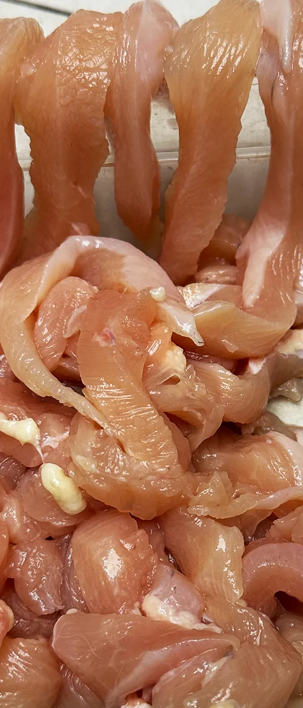 Cortadora de carne fresca en tiras
